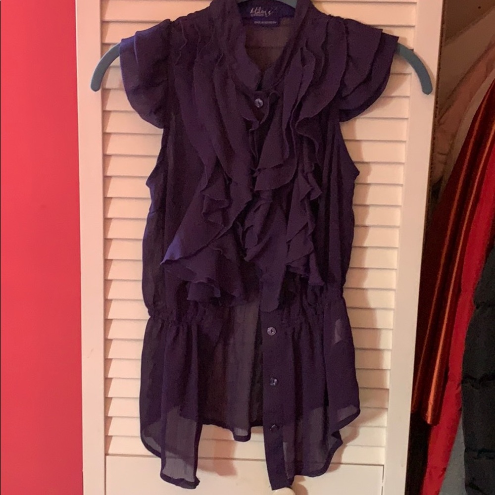 Sleeveless blouse